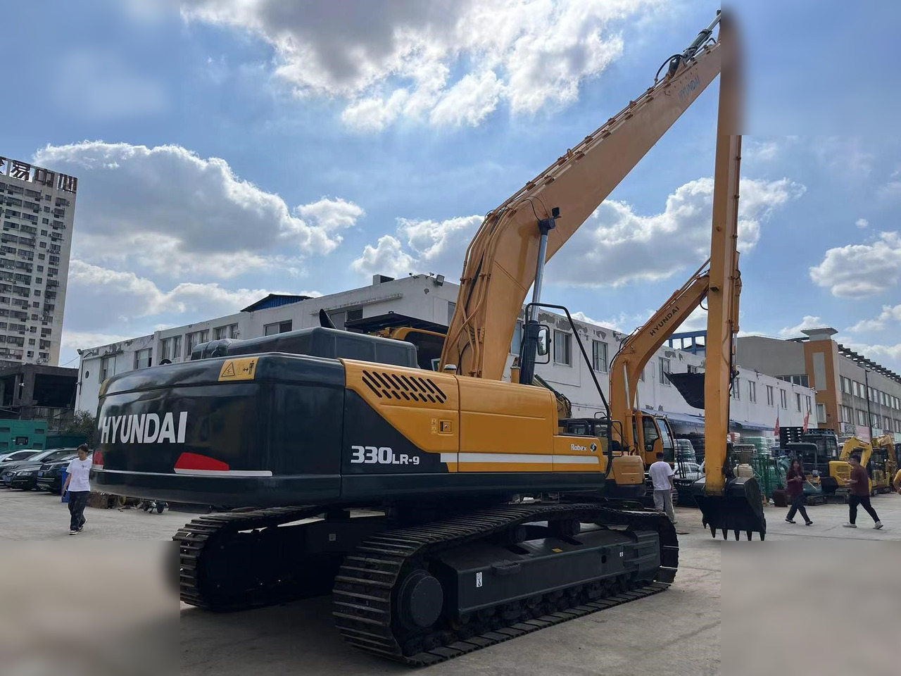 HYUNDAI ROBEX 330 LC-9S - Ekskavator perayap: gambar 2 HYUNDAI ROBEX 330 LC-9S - Ekskavator perayap: gambar 2