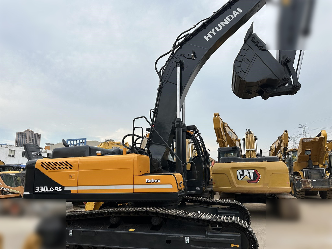 HYUNDAI ROBEX 330 LC-9S - Ekskavator perayap: gambar 2 HYUNDAI ROBEX 330 LC-9S - Ekskavator perayap: gambar 2