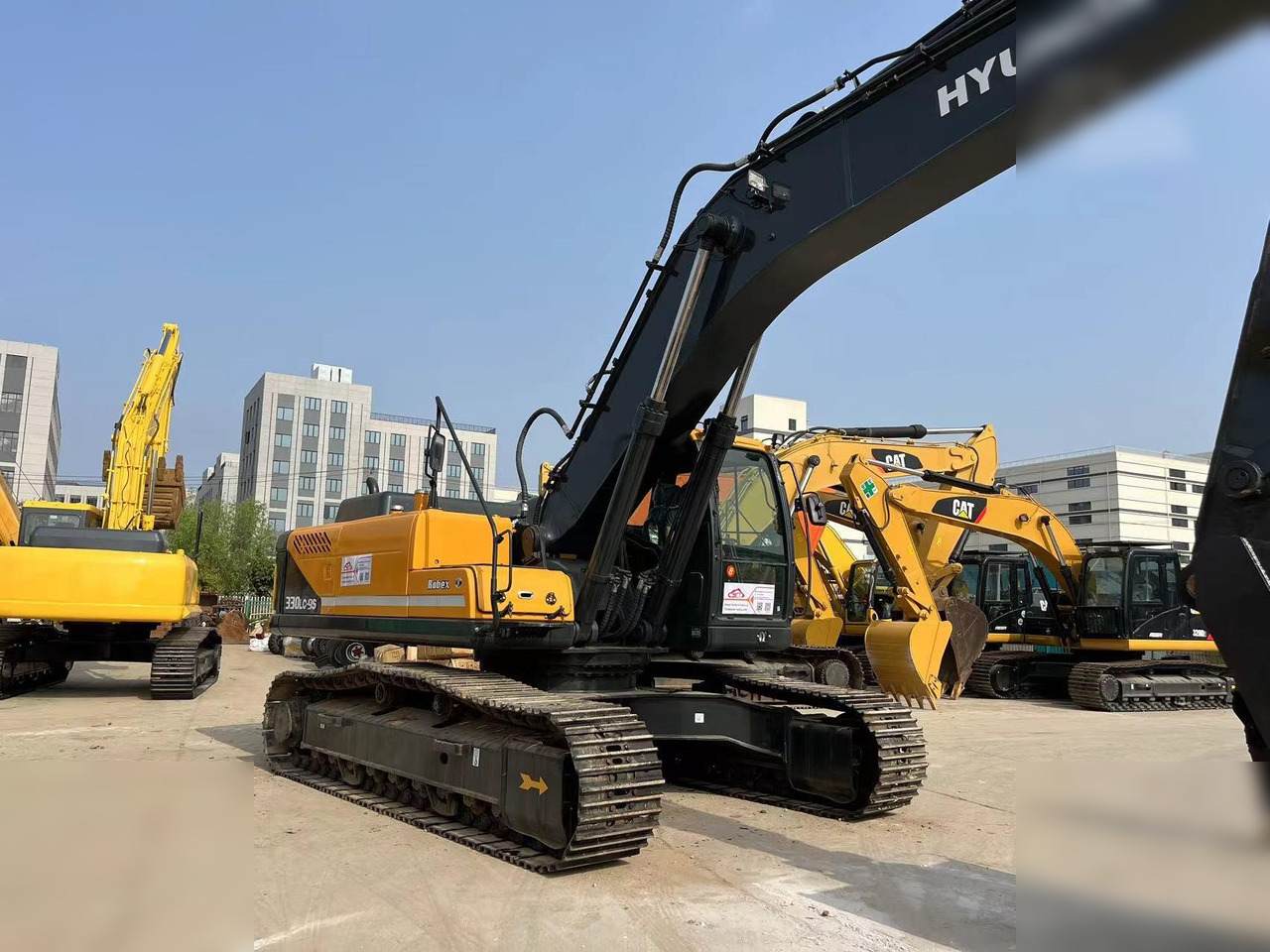 HYUNDAI ROBEX 330 LC-9S - Ekskavator perayap: gambar 4 HYUNDAI ROBEX 330 LC-9S - Ekskavator perayap: gambar 4