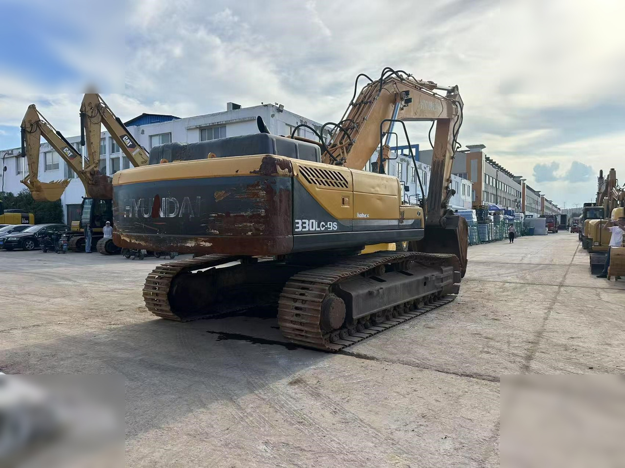 HYUNDAI ROBEX 330 LC-9S - Ekskavator perayap: gambar 3 HYUNDAI ROBEX 330 LC-9S - Ekskavator perayap: gambar 3