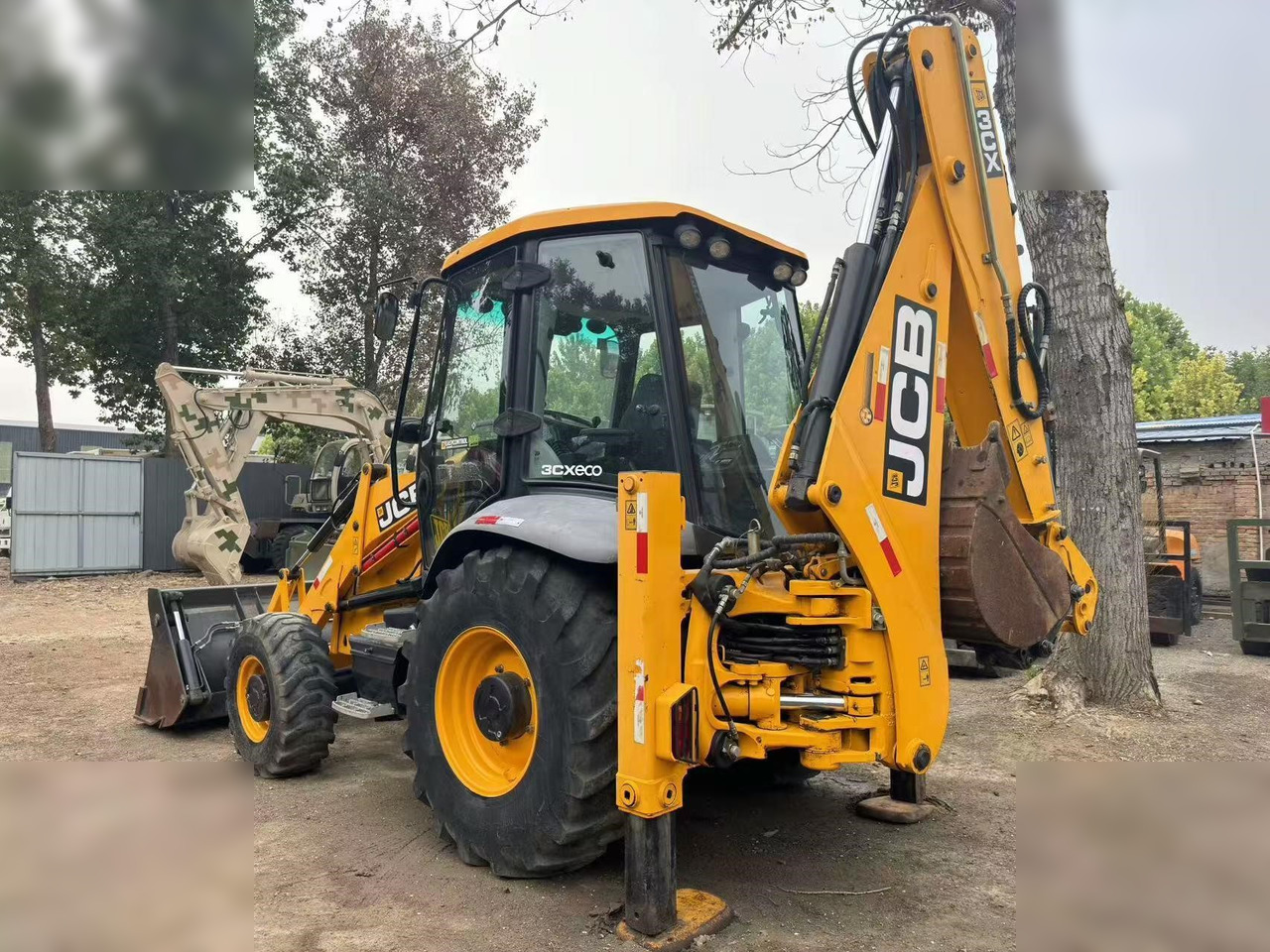 JCB 3CX - Backhoe loader: gambar 1 JCB 3CX - Backhoe loader: gambar 1