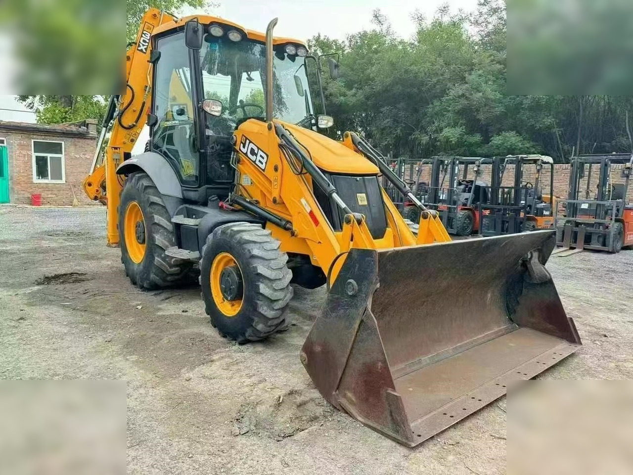JCB 3CX - Backhoe loader: gambar 1 JCB 3CX - Backhoe loader: gambar 1