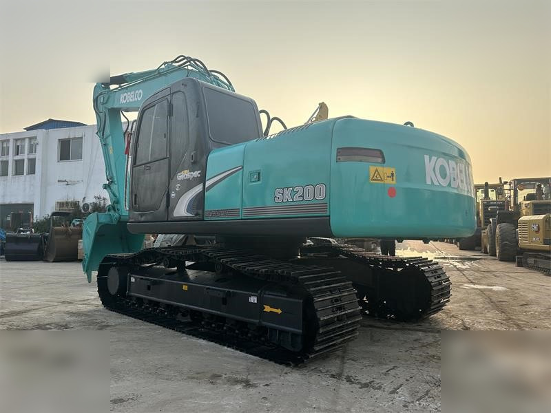 KOBELCO SK200-6E - Ekskavator perayap: gambar 3 KOBELCO SK200-6E - Ekskavator perayap: gambar 3