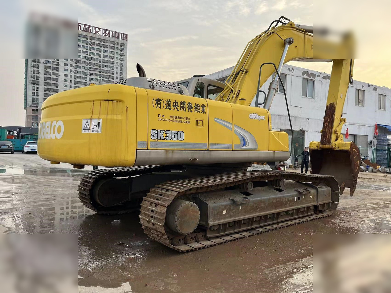 KOBELCO SK350 - Ekskavator perayap: gambar 1 KOBELCO SK350 - Ekskavator perayap: gambar 1