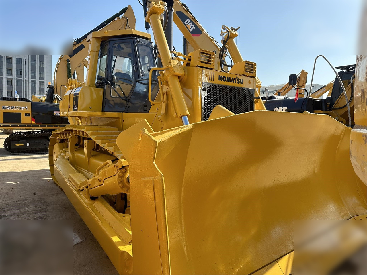 KOMATSU D155A-5 - Bulldozer: gambar 3 KOMATSU D155A-5 - Bulldozer: gambar 3