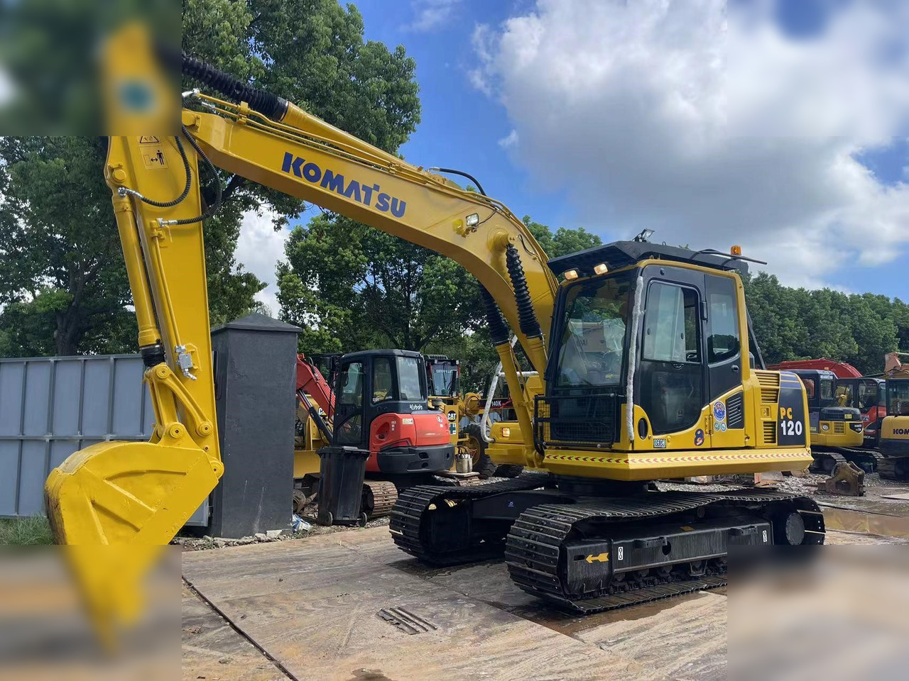 KOMATSU PC120-8 - Ekskavator perayap: gambar 3 KOMATSU PC120-8 - Ekskavator perayap: gambar 3