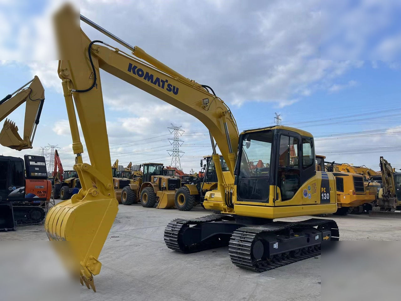 KOMATSU PC130-7 - Ekskavator perayap: gambar 1 KOMATSU PC130-7 - Ekskavator perayap: gambar 1