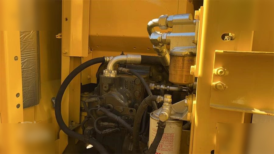 KOMATSU PC130-7 - Ekskavator perayap: gambar 5 KOMATSU PC130-7 - Ekskavator perayap: gambar 5