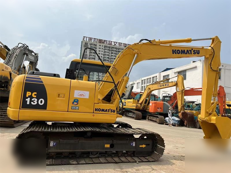 KOMATSU PC130-7 - Ekskavator perayap: gambar 3 KOMATSU PC130-7 - Ekskavator perayap: gambar 3
