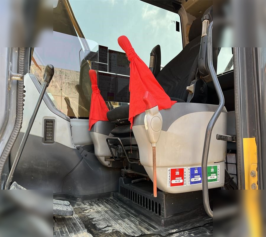 KOMATSU PC130-7 - Ekskavator perayap: gambar 5 KOMATSU PC130-7 - Ekskavator perayap: gambar 5