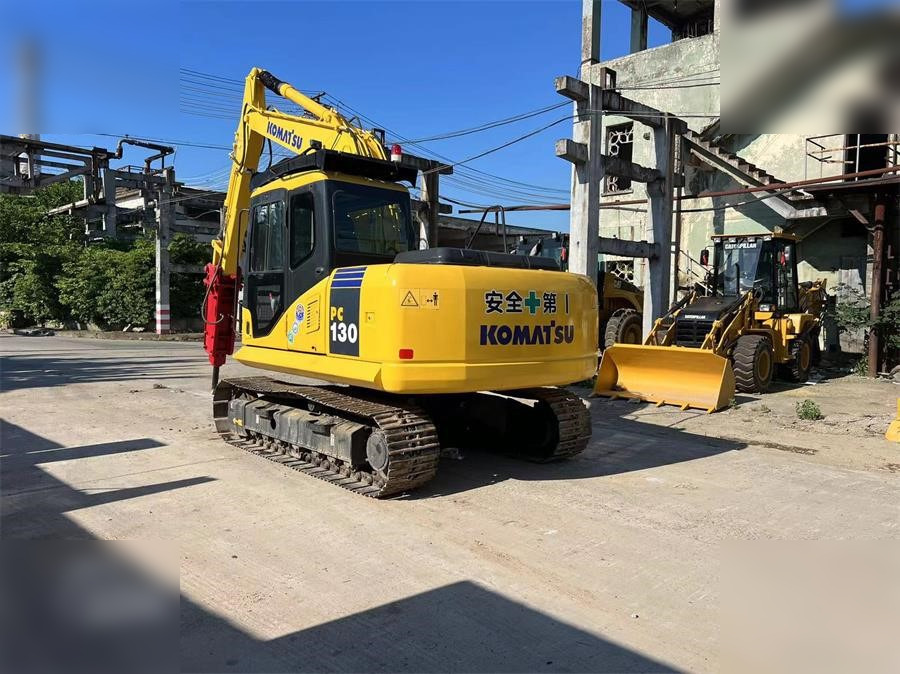 KOMATSU PC130-7 - Ekskavator perayap: gambar 4 KOMATSU PC130-7 - Ekskavator perayap: gambar 4