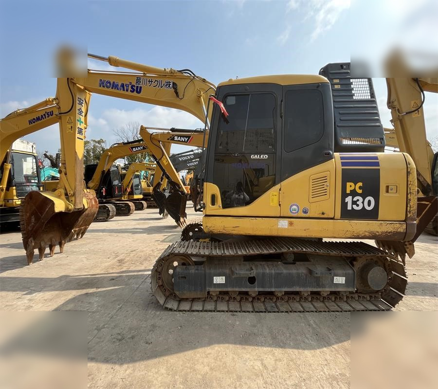 KOMATSU PC130-7 - Ekskavator perayap: gambar 1 KOMATSU PC130-7 - Ekskavator perayap: gambar 1