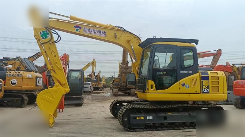 KOMATSU PC130-7 - Ekskavator perayap: gambar 2 KOMATSU PC130-7 - Ekskavator perayap: gambar 2