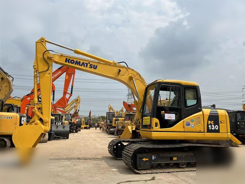 KOMATSU PC130-7 - Ekskavator perayap: gambar 5 KOMATSU PC130-7 - Ekskavator perayap: gambar 5