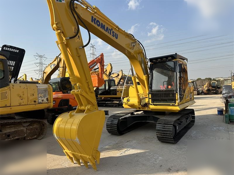 KOMATSU PC130-7 - Ekskavator perayap: gambar 4 KOMATSU PC130-7 - Ekskavator perayap: gambar 4