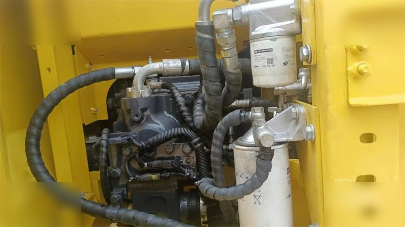 KOMATSU PC130-7 - Ekskavator perayap: gambar 5 KOMATSU PC130-7 - Ekskavator perayap: gambar 5