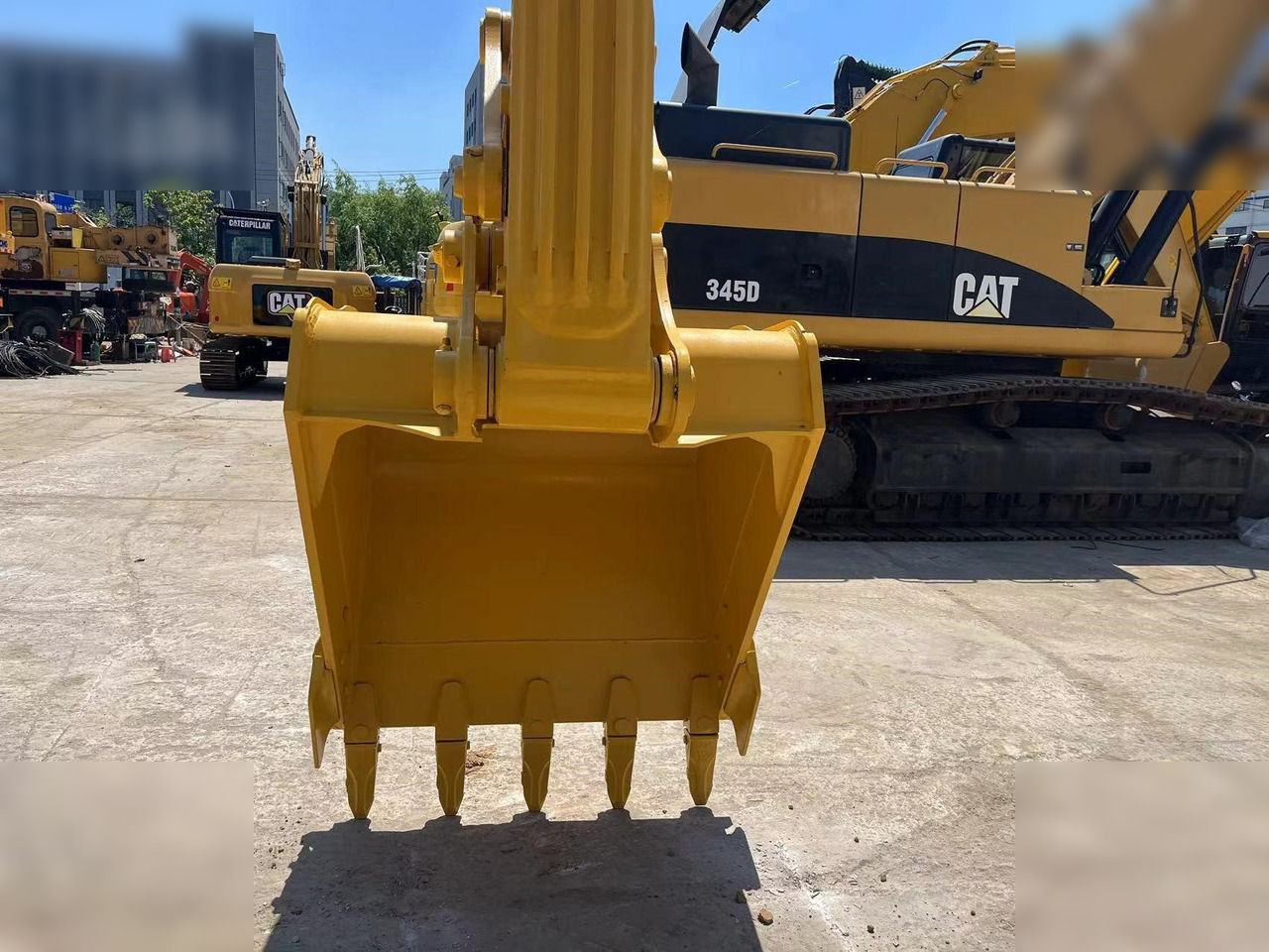 KOMATSU PC200-8 - Ekskavator perayap: gambar 5 KOMATSU PC200-8 - Ekskavator perayap: gambar 5