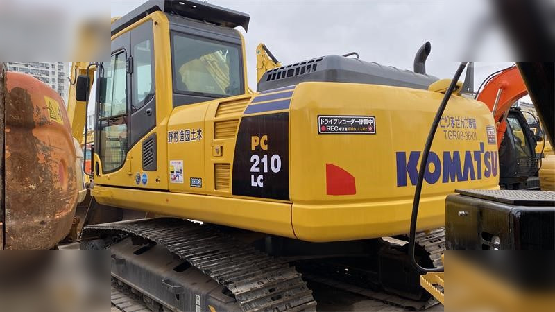 KOMATSU PC210 LC-8 - Ekskavator perayap: gambar 4 KOMATSU PC210 LC-8 - Ekskavator perayap: gambar 4