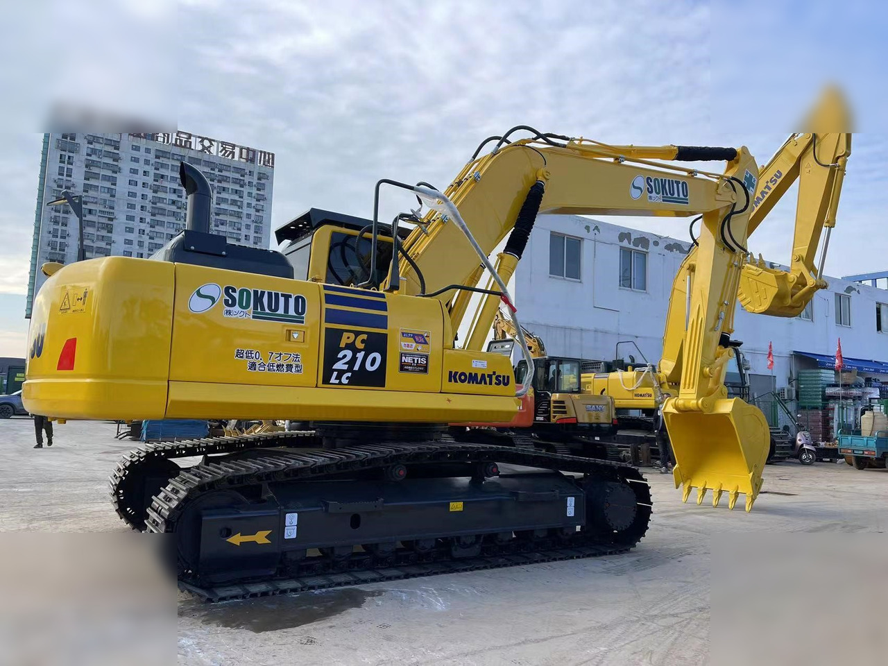KOMATSU PC210 LC-8 - Ekskavator perayap: gambar 3 KOMATSU PC210 LC-8 - Ekskavator perayap: gambar 3