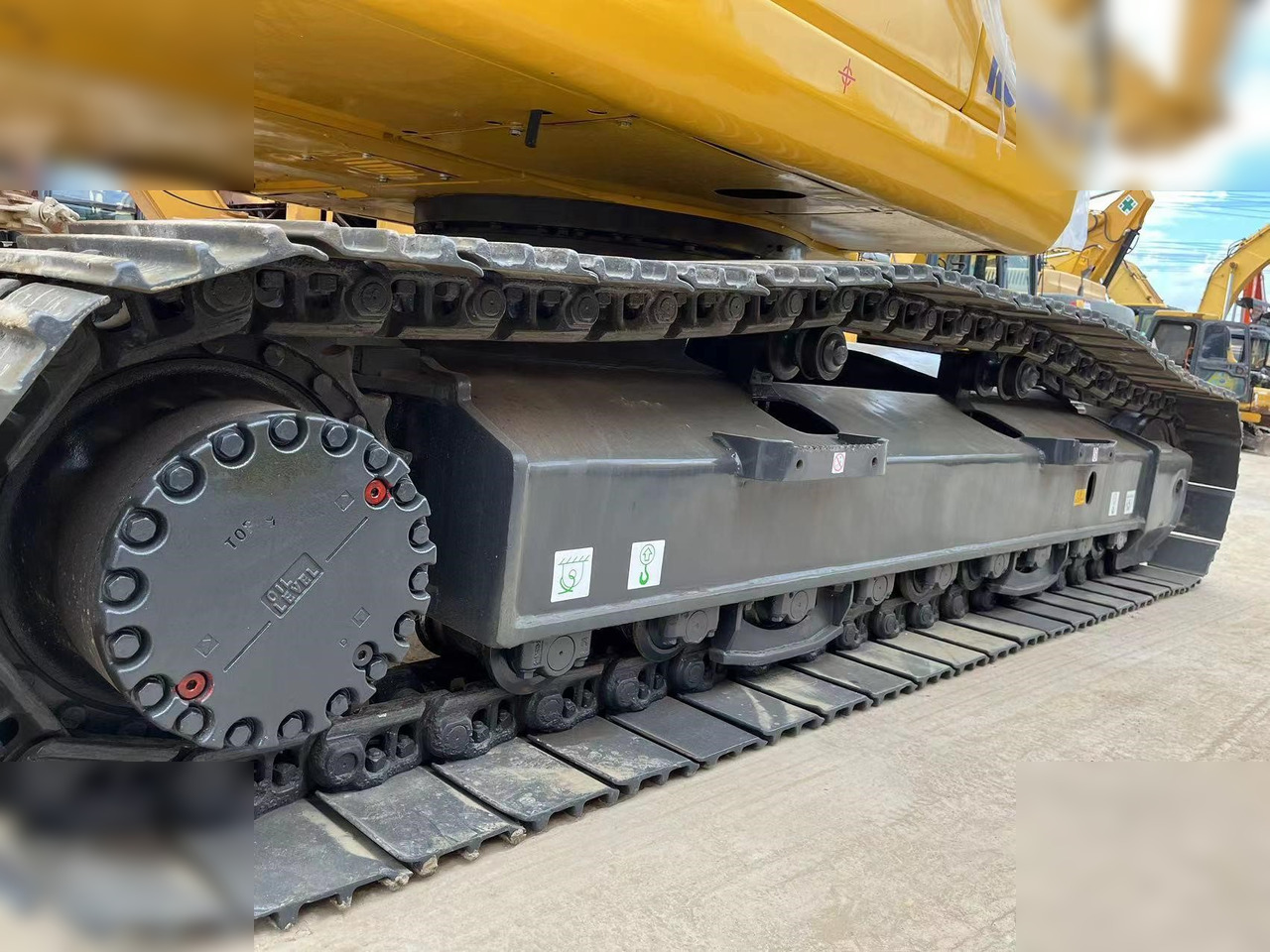 KOMATSU PC210 LC-8 - Ekskavator perayap: gambar 5 KOMATSU PC210 LC-8 - Ekskavator perayap: gambar 5