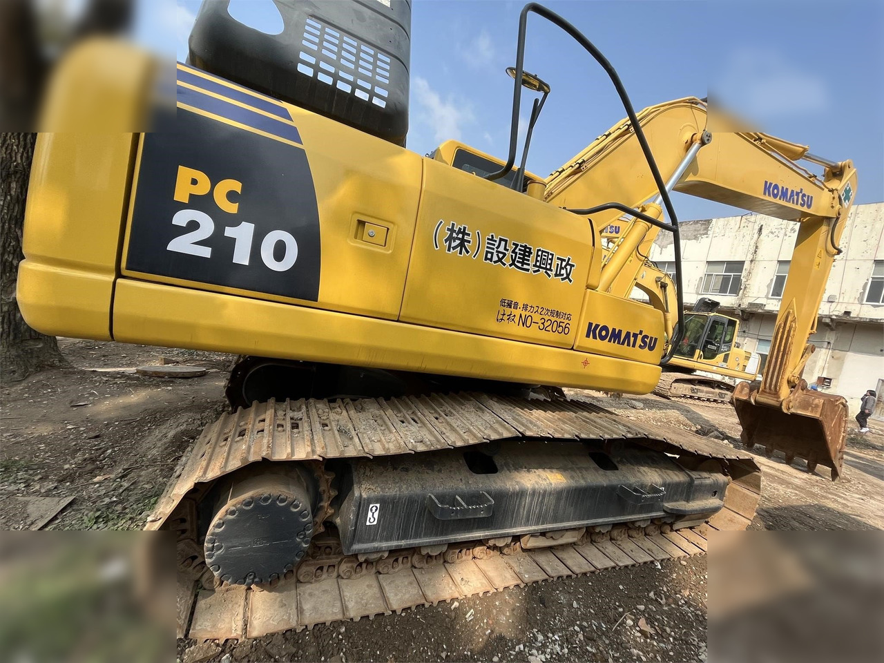 KOMATSU PC210 LC-8 - Ekskavator perayap: gambar 1 KOMATSU PC210 LC-8 - Ekskavator perayap: gambar 1
