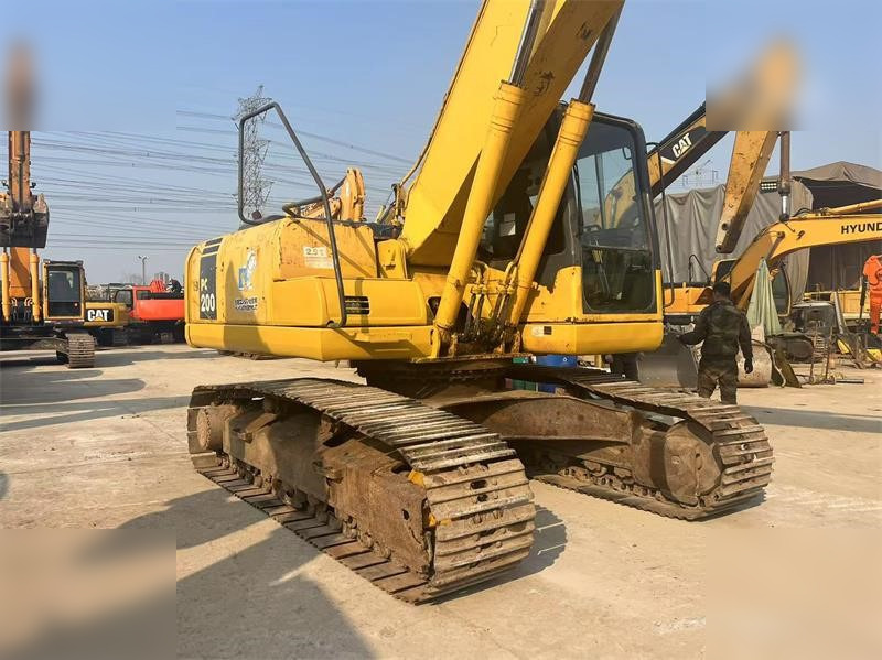 KOMATSU PC220-7 - Ekskavator perayap: gambar 5 KOMATSU PC220-7 - Ekskavator perayap: gambar 5