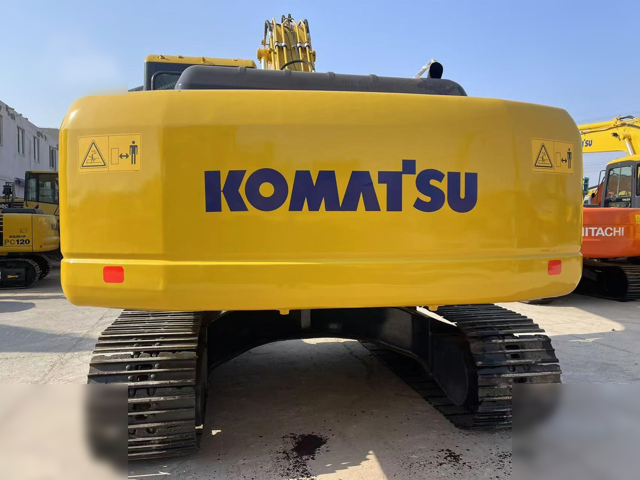 KOMATSU PC220-7 - Ekskavator perayap: gambar 3 KOMATSU PC220-7 - Ekskavator perayap: gambar 3