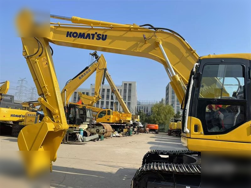 KOMATSU PC220-7 - Ekskavator perayap: gambar 4 KOMATSU PC220-7 - Ekskavator perayap: gambar 4