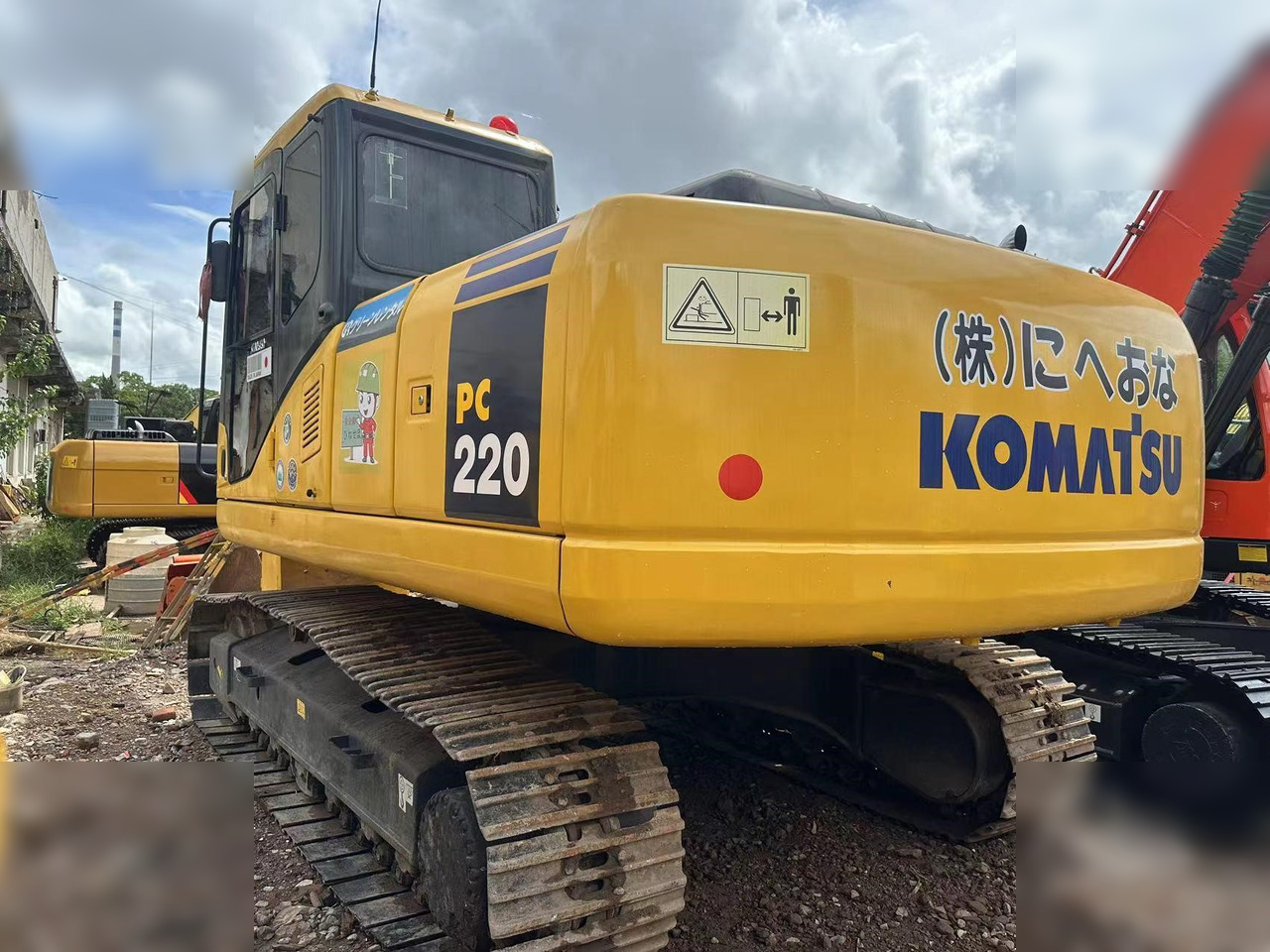 KOMATSU PC220-7 - Ekskavator perayap: gambar 2 KOMATSU PC220-7 - Ekskavator perayap: gambar 2