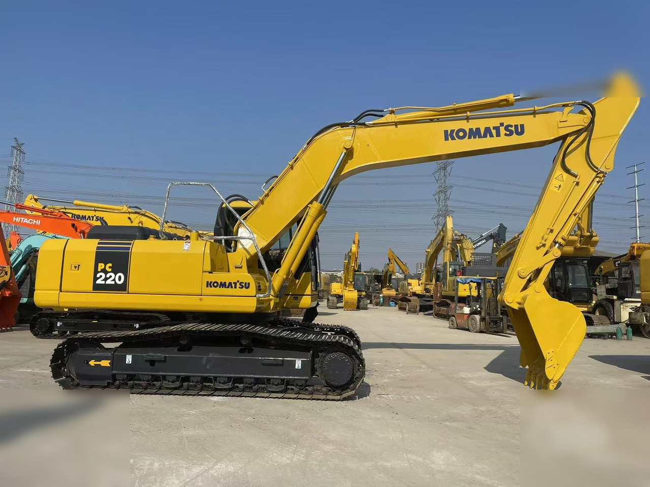 KOMATSU PC220-7 - Ekskavator perayap: gambar 5 KOMATSU PC220-7 - Ekskavator perayap: gambar 5