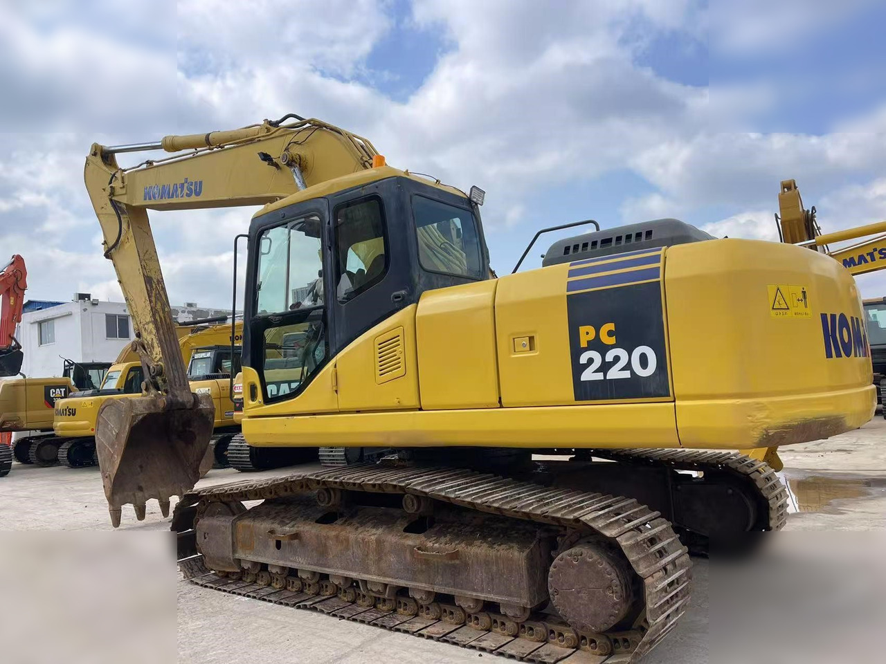 KOMATSU PC220-7 - Ekskavator perayap: gambar 2 KOMATSU PC220-7 - Ekskavator perayap: gambar 2