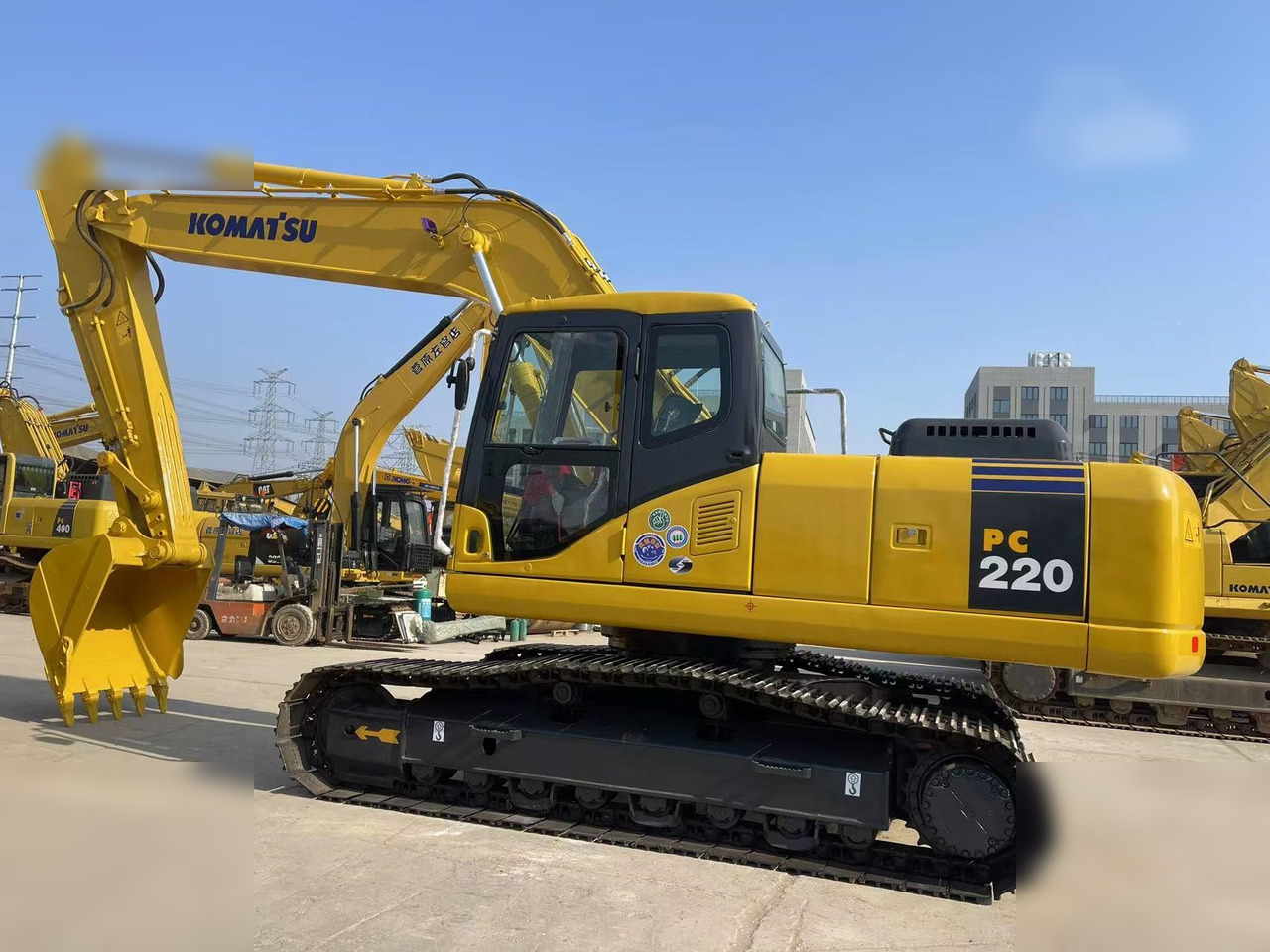 KOMATSU PC220-7 - Ekskavator perayap: gambar 2 KOMATSU PC220-7 - Ekskavator perayap: gambar 2