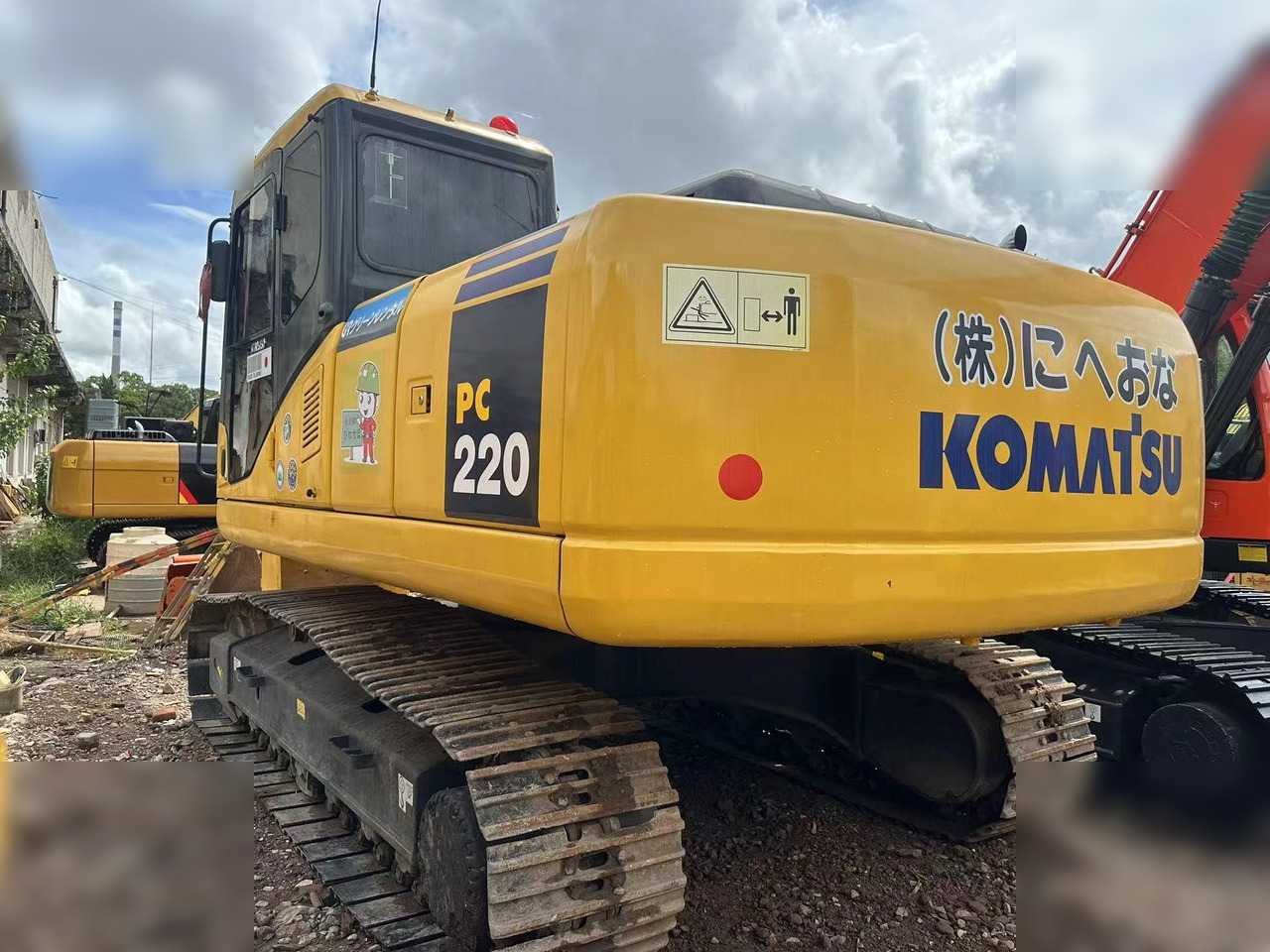KOMATSU PC220-7 - Ekskavator perayap: gambar 3 KOMATSU PC220-7 - Ekskavator perayap: gambar 3