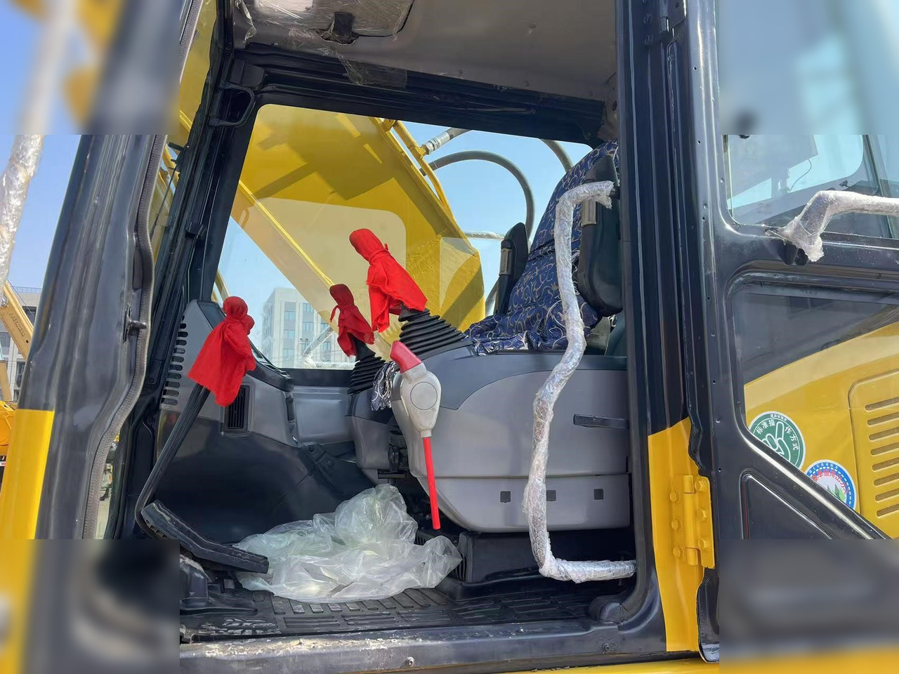 Ekskavator perayap KOMATSU PC220-7: gambar 9