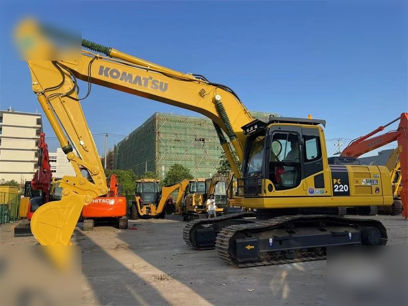 KOMATSU PC220-8 - Ekskavator perayap: gambar 2 KOMATSU PC220-8 - Ekskavator perayap: gambar 2