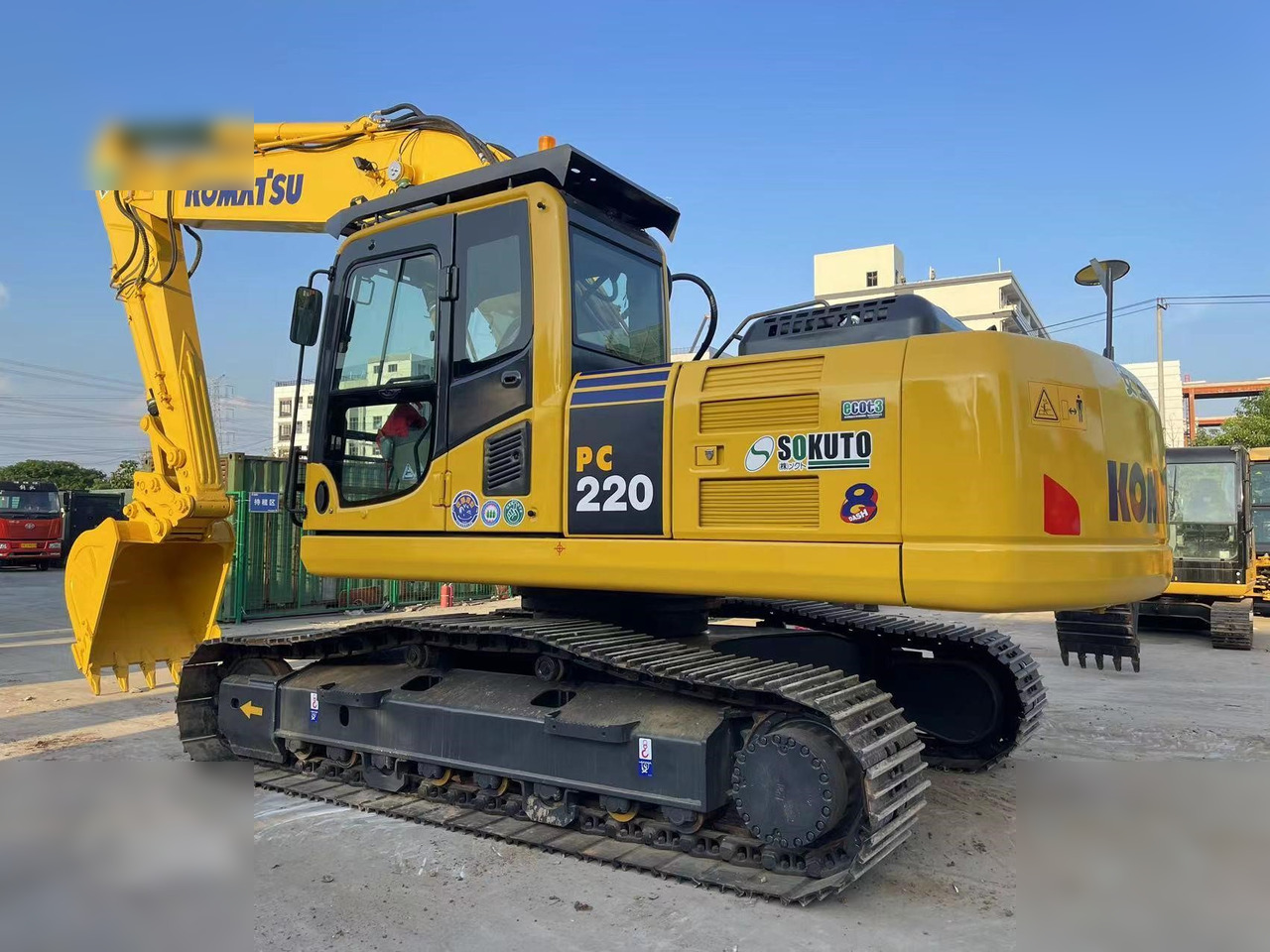 KOMATSU PC220-8 - Ekskavator perayap: gambar 4 KOMATSU PC220-8 - Ekskavator perayap: gambar 4