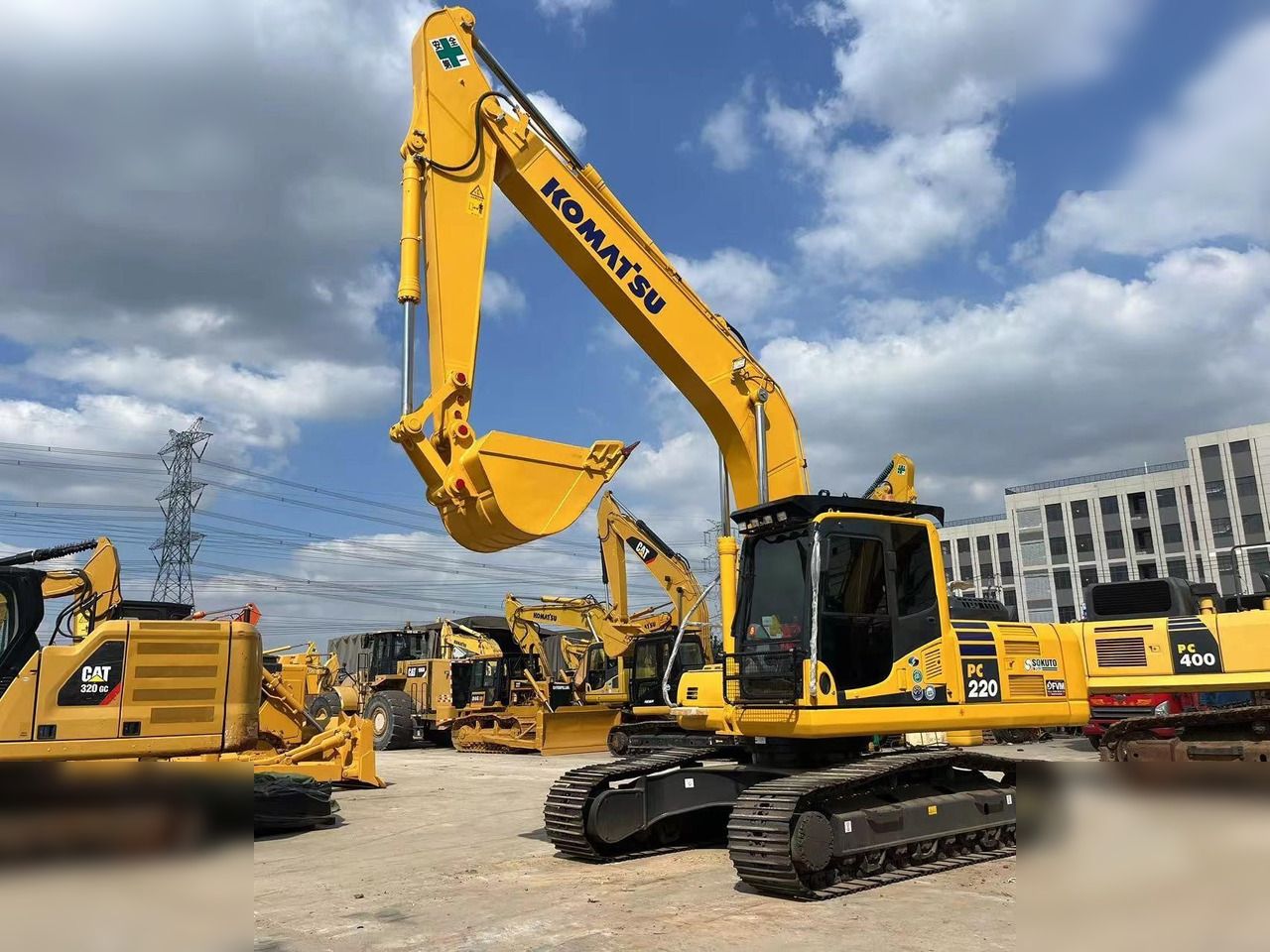 KOMATSU PC220-8 - Ekskavator perayap: gambar 3 KOMATSU PC220-8 - Ekskavator perayap: gambar 3