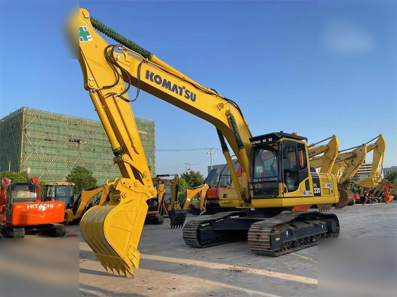 KOMATSU PC220-8 - Ekskavator perayap: gambar 4 KOMATSU PC220-8 - Ekskavator perayap: gambar 4