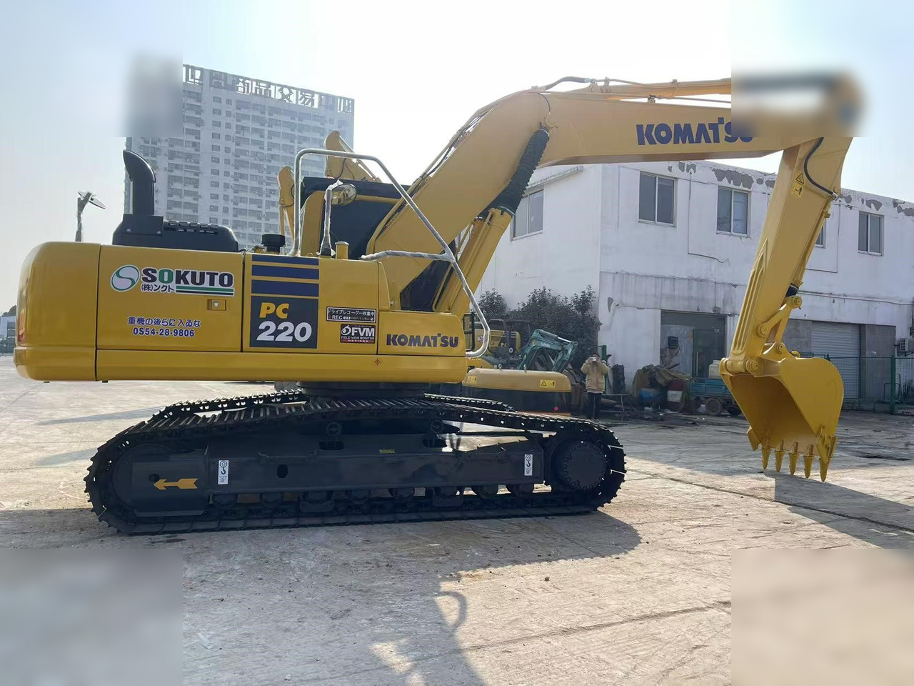 KOMATSU PC220-8 - Ekskavator perayap: gambar 4 KOMATSU PC220-8 - Ekskavator perayap: gambar 4