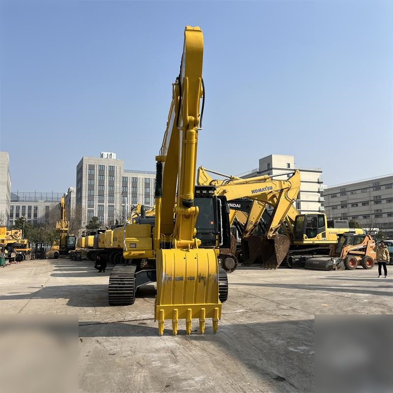 KOMATSU PC220-8 - Ekskavator perayap: gambar 5 KOMATSU PC220-8 - Ekskavator perayap: gambar 5