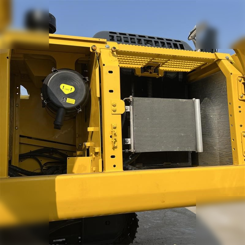 Ekskavator perayap KOMATSU PC220-8: gambar 10 Ekskavator perayap KOMATSU PC220-8: gambar 10