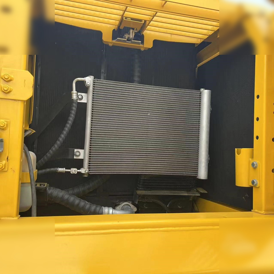 KOMATSU PC240 LC-8 - Ekskavator perayap: gambar 3 KOMATSU PC240 LC-8 - Ekskavator perayap: gambar 3