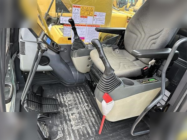 KOMATSU PC240 LC-8 - Ekskavator perayap: gambar 5 KOMATSU PC240 LC-8 - Ekskavator perayap: gambar 5