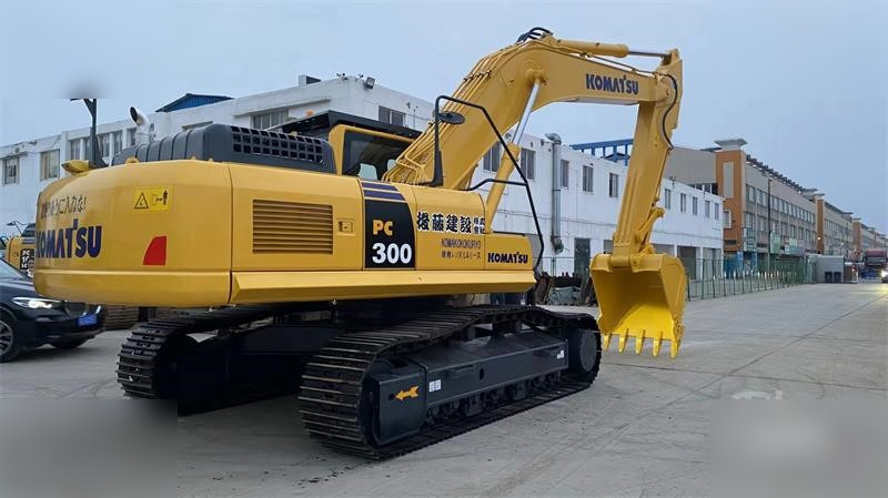 KOMATSU PC300-8M0 - Ekskavator perayap: gambar 1 KOMATSU PC300-8M0 - Ekskavator perayap: gambar 1
