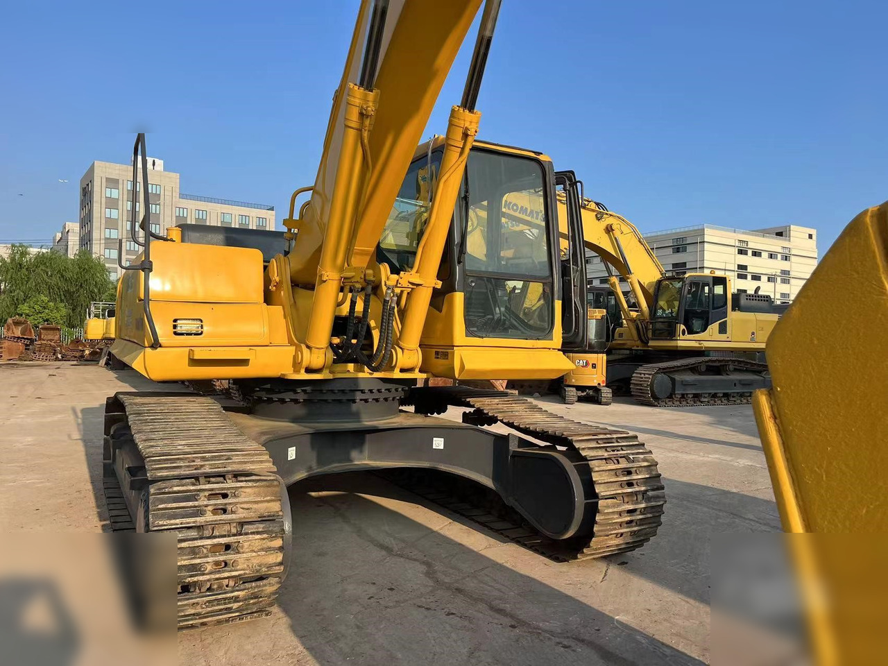 KOMATSU PC350-7 - Ekskavator perayap: gambar 5 KOMATSU PC350-7 - Ekskavator perayap: gambar 5