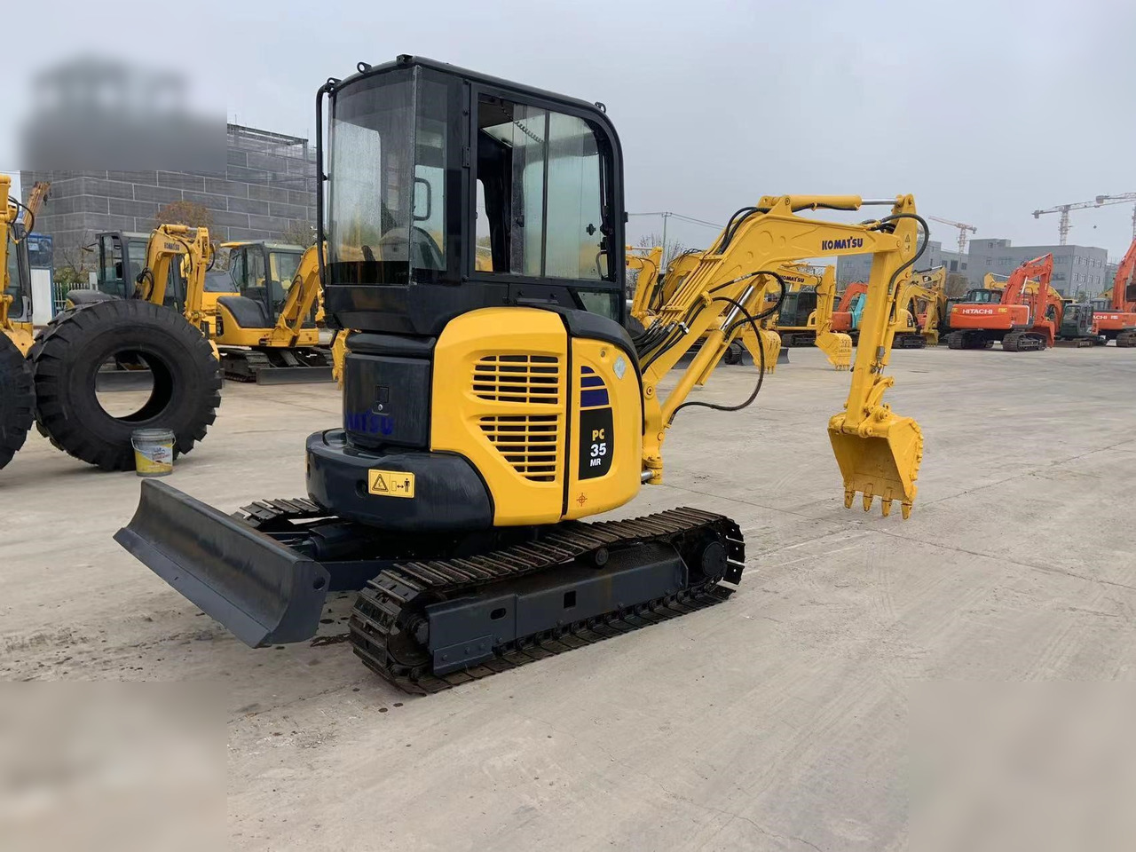 KOMATSU PC35MR-2 - Ekskavator mini: gambar 3 KOMATSU PC35MR-2 - Ekskavator mini: gambar 3