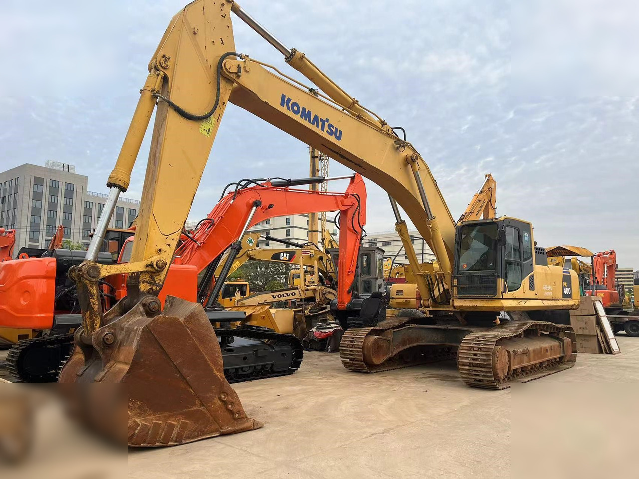 KOMATSU PC400-8 - Ekskavator perayap: gambar 1 KOMATSU PC400-8 - Ekskavator perayap: gambar 1