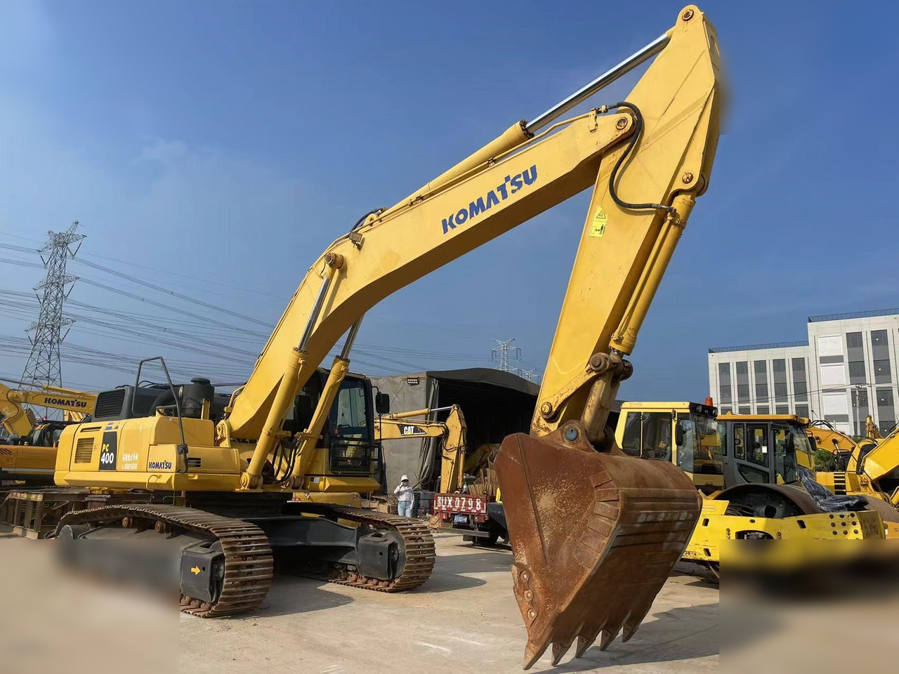 KOMATSU PC400-8R - Ekskavator perayap: gambar 2 KOMATSU PC400-8R - Ekskavator perayap: gambar 2