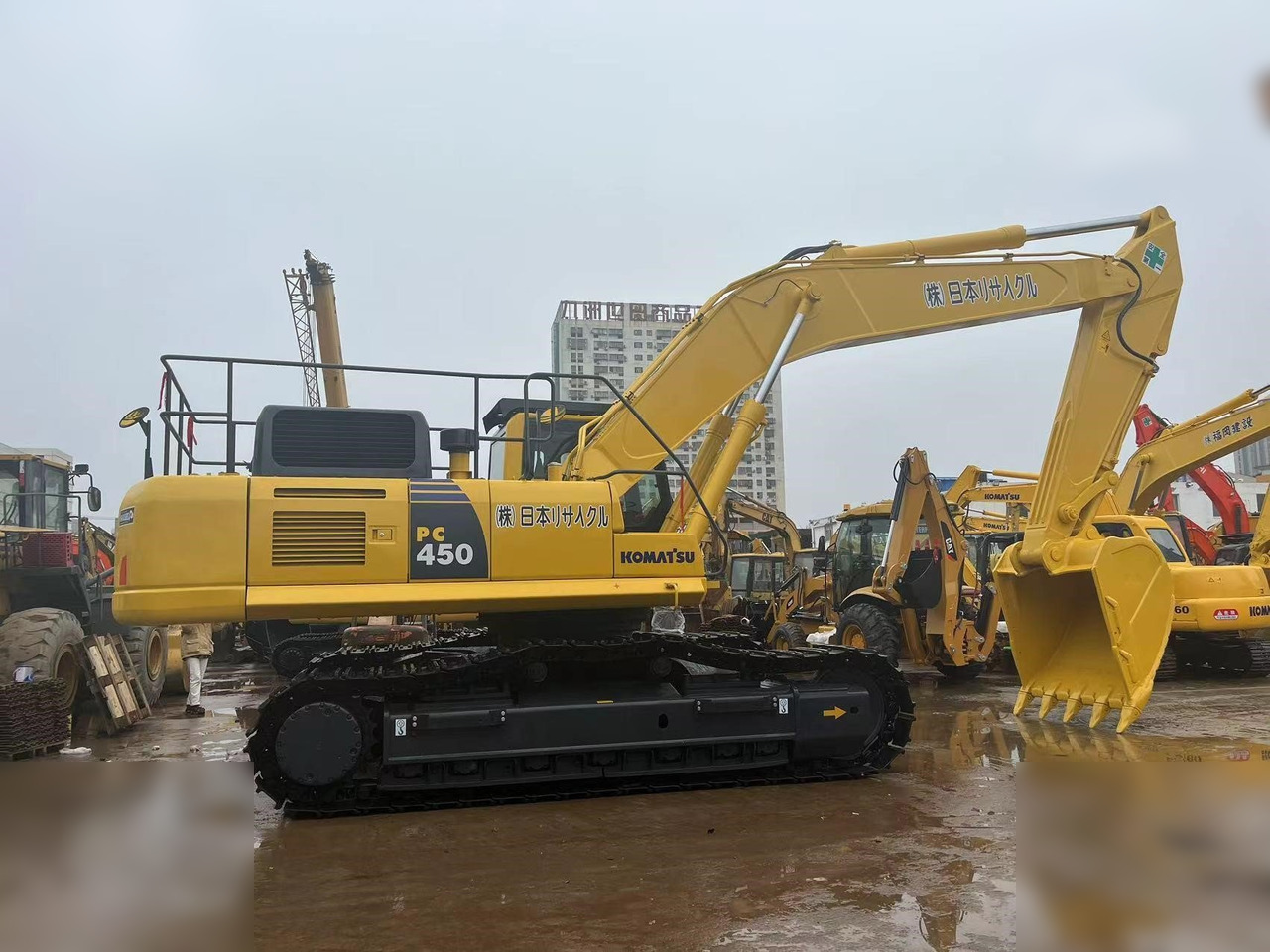 KOMATSU PC450 LC-8 - Ekskavator perayap: gambar 2 KOMATSU PC450 LC-8 - Ekskavator perayap: gambar 2