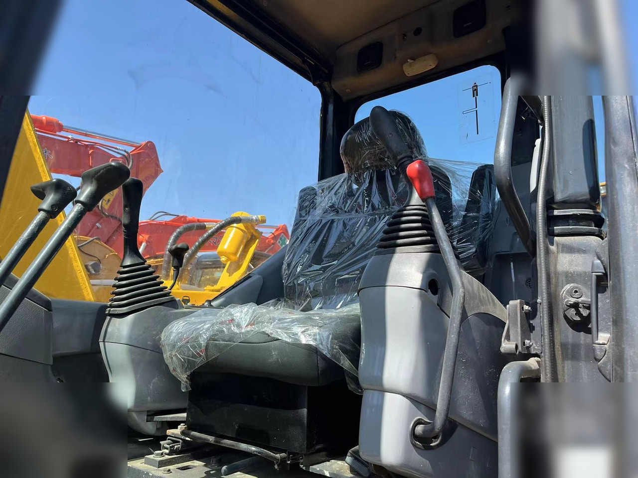 KOMATSU PC78US - Ekskavator perayap: gambar 4 KOMATSU PC78US - Ekskavator perayap: gambar 4